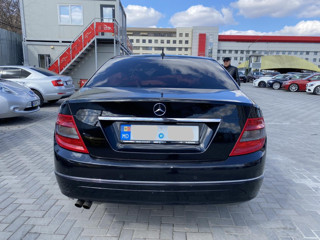 Mercedes C-Class foto 7