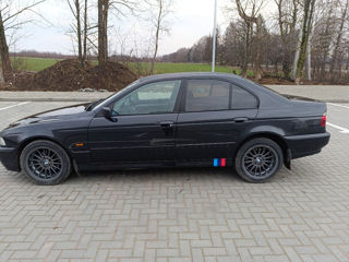 BMW 5 Series foto 4