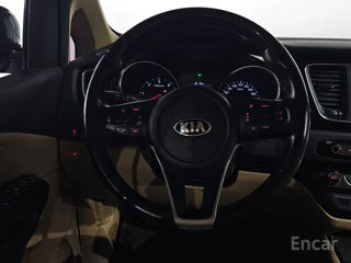 KIA Carnival foto 11