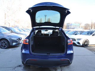 Tesla Model Y foto 9