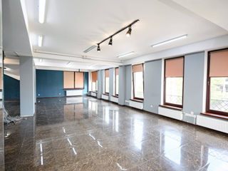 Oficiu spre chirie 174 m2 în Chișinău, Centru
