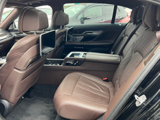 BMW 7 Series foto 8