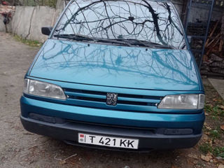 Peugeot 806