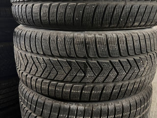 R20 255/45 Pirelli Scorpion Winter