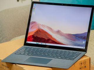 Microsoft Surface Laptop 2/ Core I5 8250U/ 8Gb Ram/ 256Gb SSD/ 13.5" PixelSense Touch!! foto 3