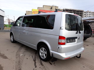 Volkswagen Caravelle foto 1