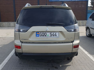 Mitsubishi Outlander foto 3