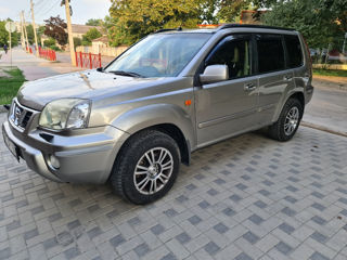 Nissan X-Trail foto 2