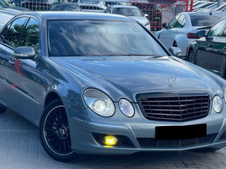 Mercedes E-Class foto 2