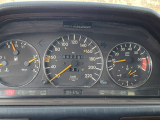 Mercedes Series (W124) foto 4