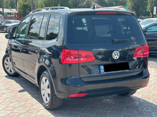 Volkswagen Touran foto 4