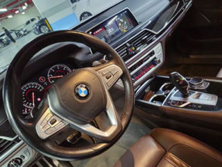 BMW 7 Series foto 4