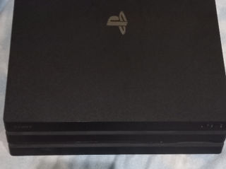 Vând playstation 4 pro