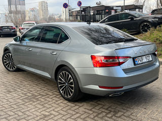 Skoda Superb foto 3