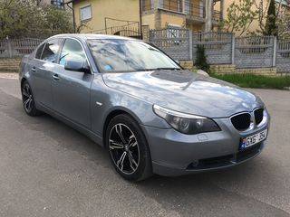 BMW 5 Series foto 2