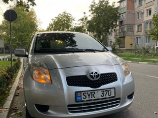 Toyota Yaris foto 2