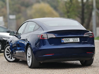 Tesla Model 3 foto 3