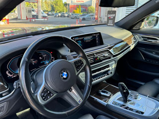 BMW 7 Series фото 7