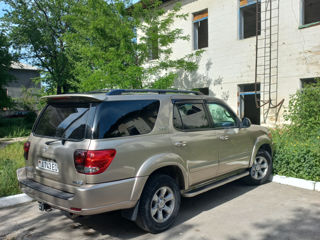 Toyota Sequoia