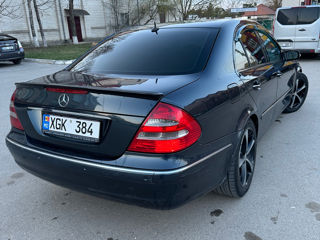 Mercedes E-Class foto 4