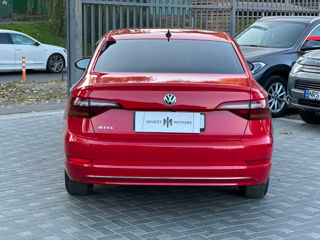 Volkswagen Jetta foto 5