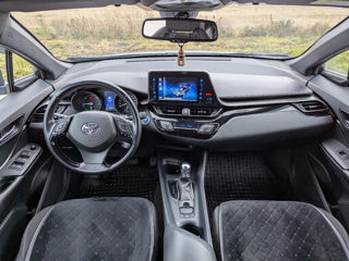 Toyota C-HR foto 10