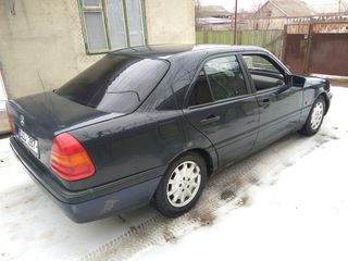 Mercedes C Class foto 6