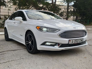 Ford Fusion foto 2