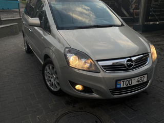 Opel Zafira foto 1