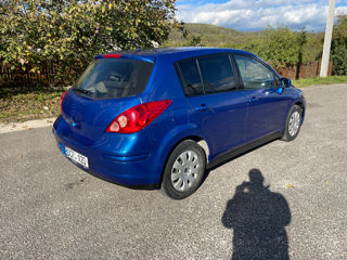 Nissan Versa foto 4