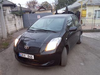 Toyota Yaris foto 1