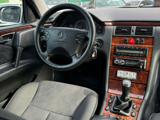 Mercedes E-Class foto 5