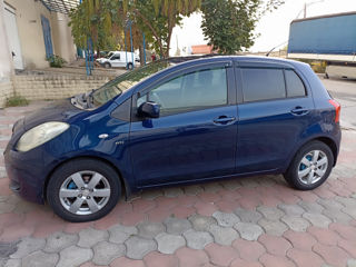 Toyota Yaris foto 1