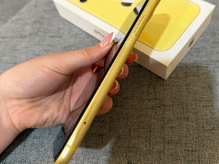 Iphone 11 , Yellow, 128GB foto 2