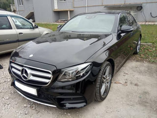 Оригинальное  Лобовое  на  Mercedes  E-class  AMG foto 4