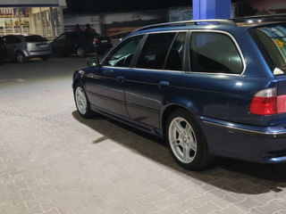 BMW 5 Series foto 3