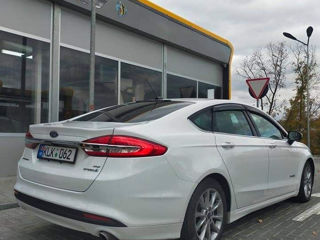 Ford Fusion foto 2