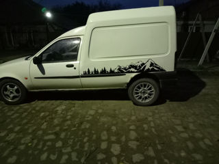 Ford Courier foto 2