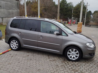 Volkswagen Touran foto 10