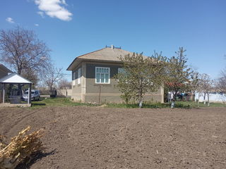 Se vinde casa cu sarai in satul Cotova foto 3