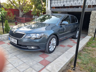 Skoda Superb foto 2