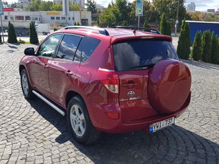 Toyota Rav 4 foto 9