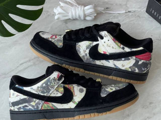 Nike SB Dunk Low Rammellzee x Supreme foto 8