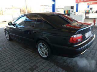 BMW 5 Series foto 5