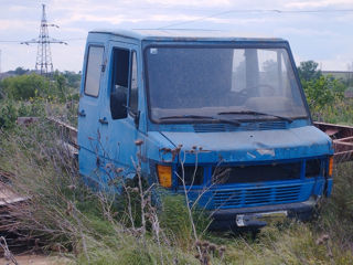 Mercedes 207 foto 1