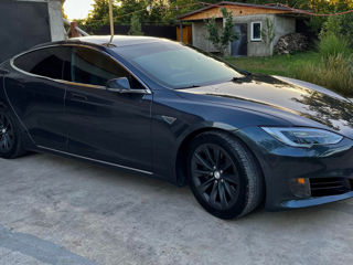 Tesla Model S foto 2