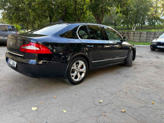 Skoda Superb foto 2