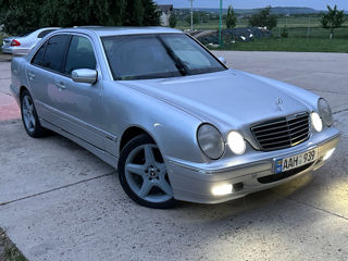 Mercedes E-Class foto 3