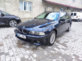 BMW 5 Series foto 2