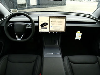 Tesla Model 3 foto 11